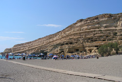 De grotten bij het strand